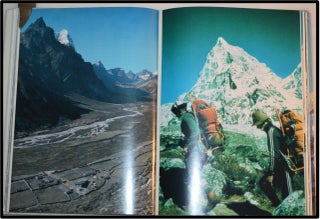 Zum Dritten Pol: Sowjetische Alpinisten Auf Dem Mount Everest. [To the Third Pole: Soviet Alpinists on Mount Everest]