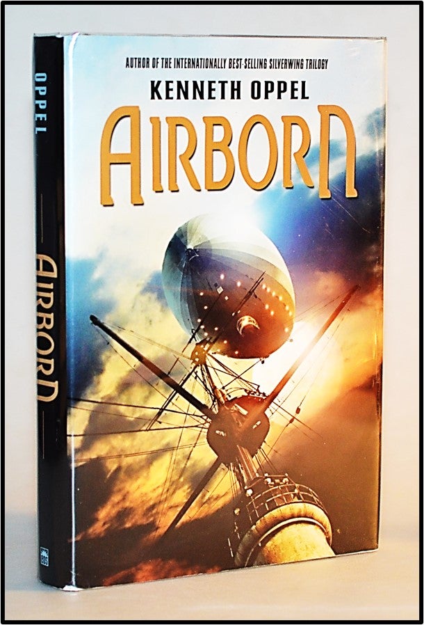 Item #013386 Airborn. Kenneth Oppel.