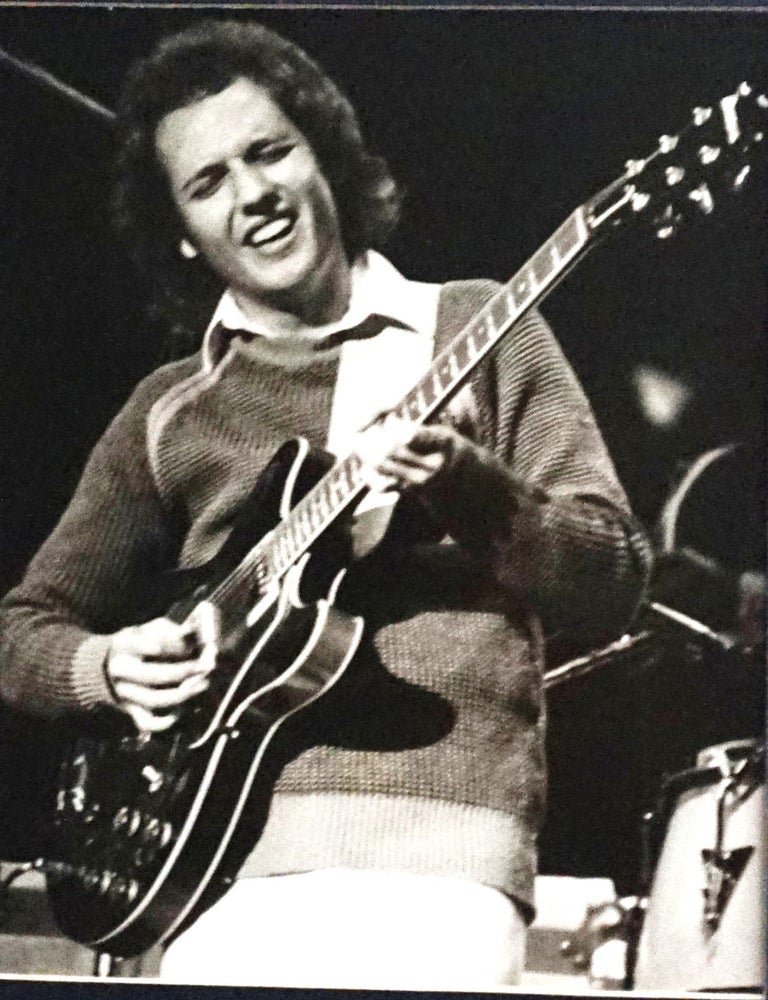 Lee Ritenour Jazz Guitar Performance &ndash; Original Photograph
