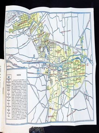 Damascus: Gate of a World [Illustrated Guide to Damascus with Folding Color Street Map]